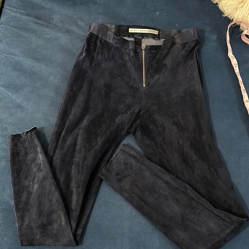 Alice Olivia navy suede leggings size 4